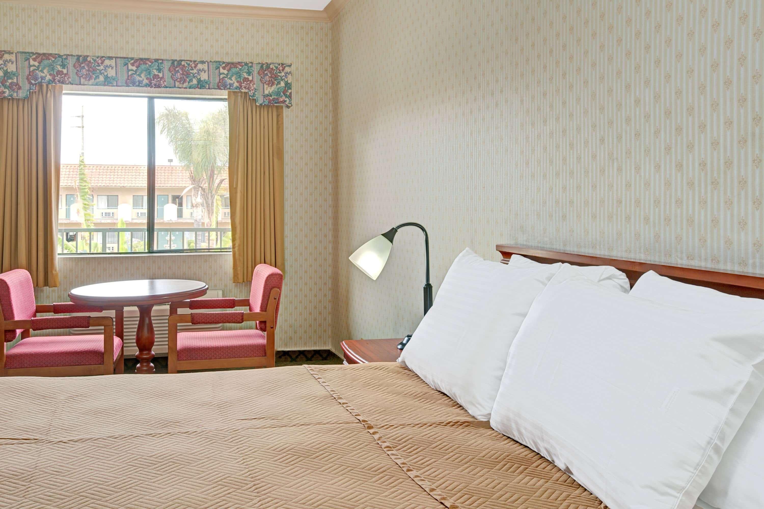 Travelodge By Wyndham Lynwood Exteriér fotografie